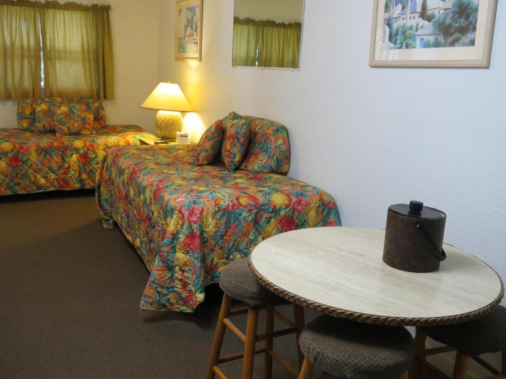Ed & Ellen'S Lodgings Key Largo Motel Bagian luar foto
